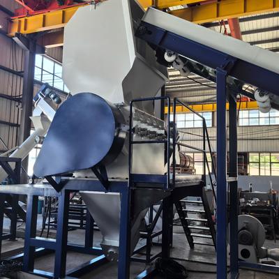 Mua Automatic HDPE Bottles Crusher Machine 90KW for Plastic Recycling 1000kg/hr online manufacture